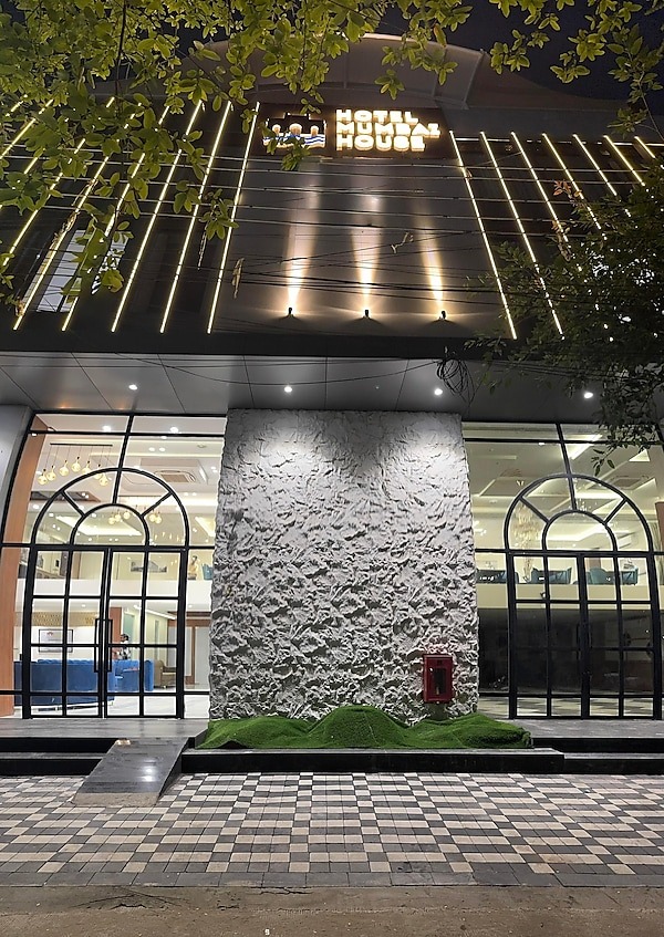 HOTEL MUMBAI HOUSE VIJAY NAGAR